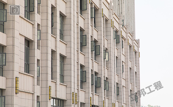 仿石漆和水包砂哪個(gè)好?