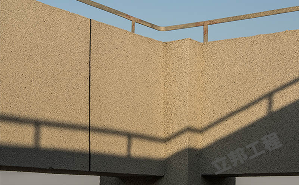 外墻真石漆全包價是多少錢?